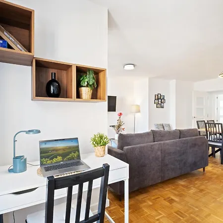 New In The Center 3beds 2baths *