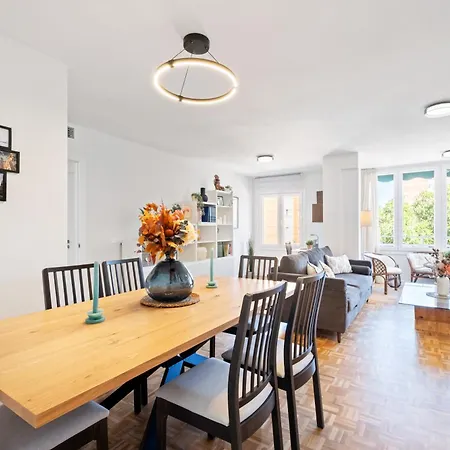 New In The Center 3beds 2baths *