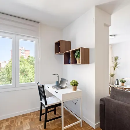 New In The Center 3beds 2baths Apartment
